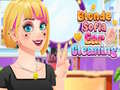 游戏Blonde Sofia Ear Cleaning